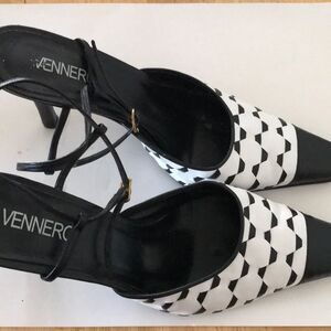 Vennero 7M Black/White Pointy Stilettos 4” Heel